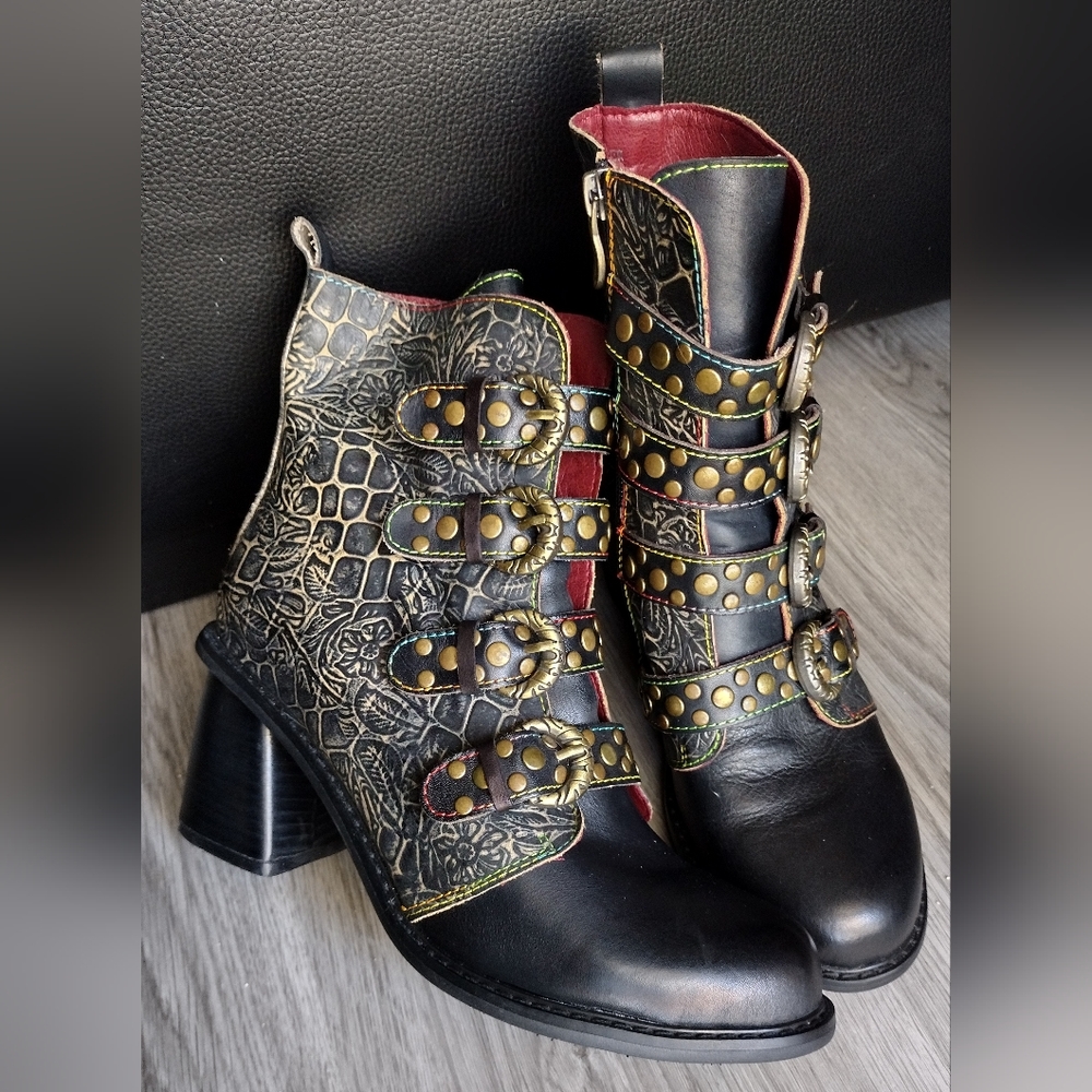Women's Leather Boots